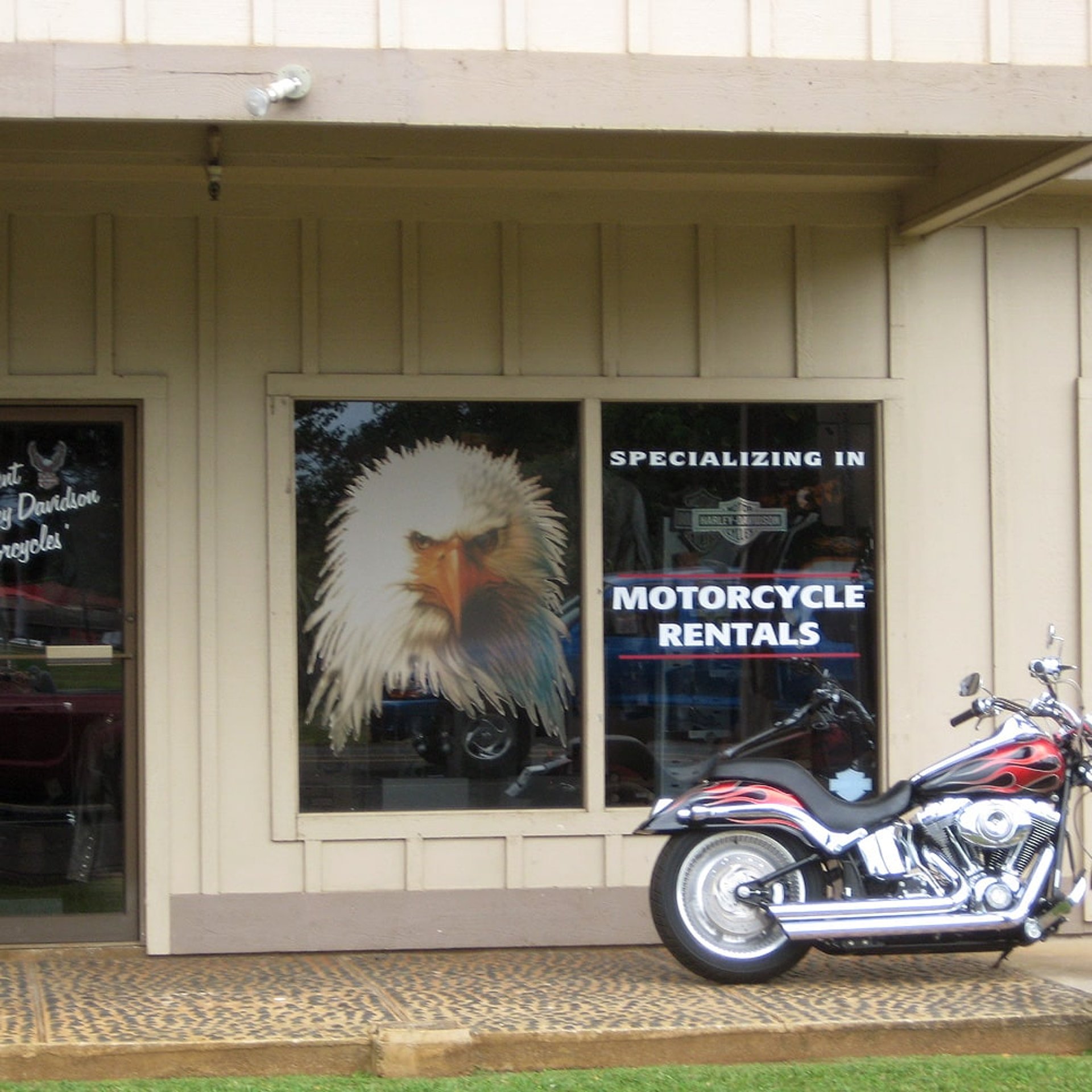 Hey Biker Ralf, Harleys gibts hier zu leihen... nahh???